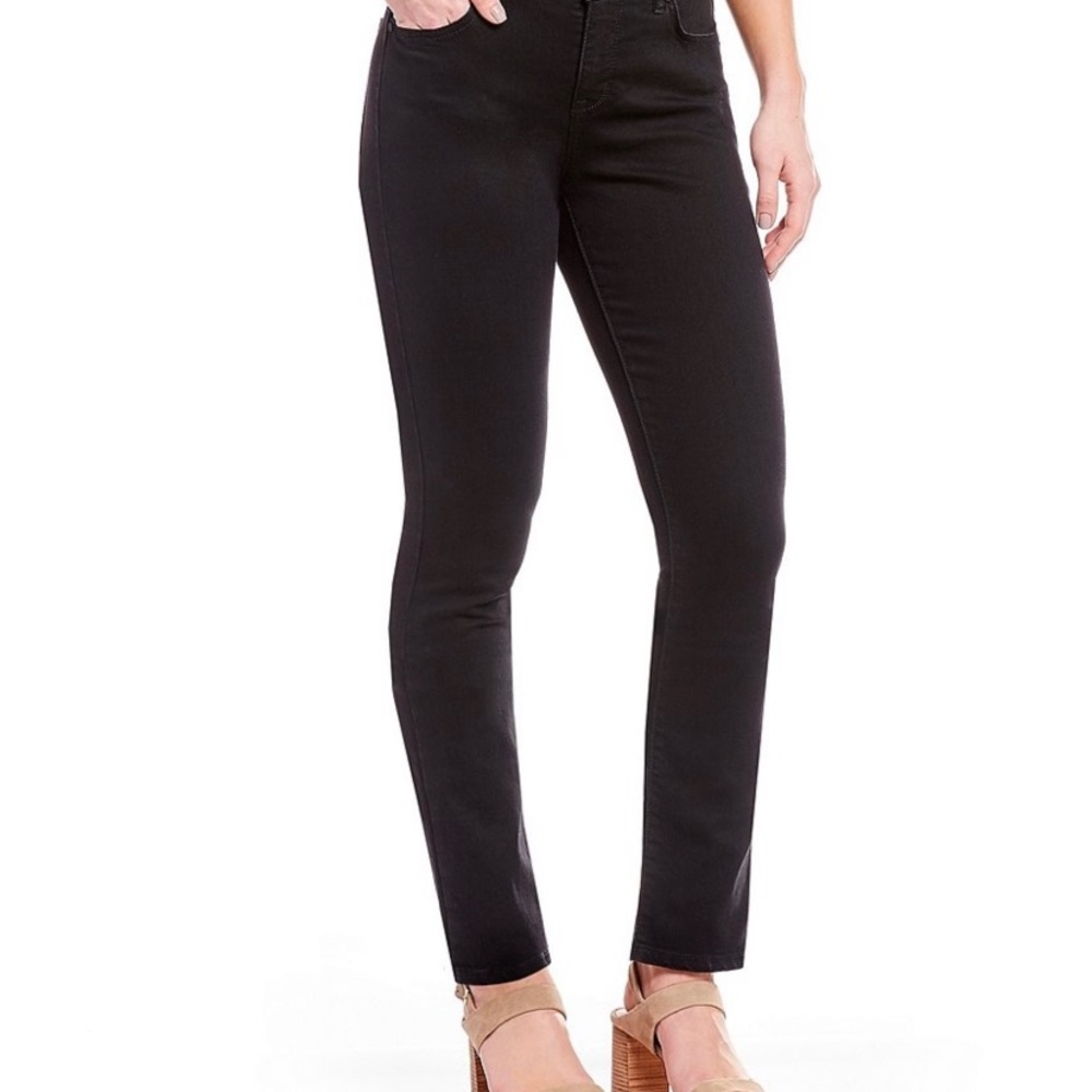 Code Bleu Jeans. - image 4